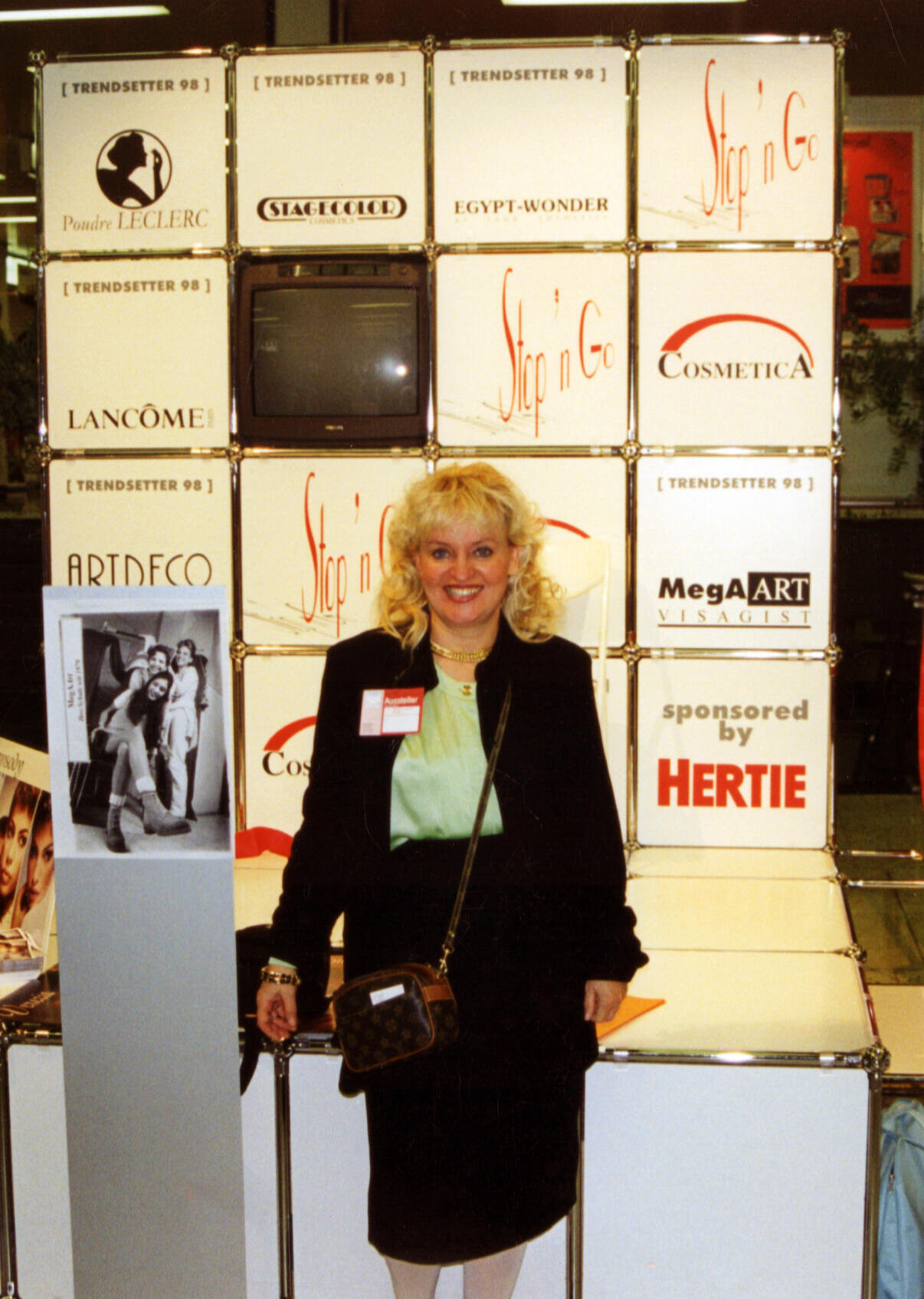 Hella Dietrich zum Jubiläum 20 Jahre Film- und Bühnencosmetologie.